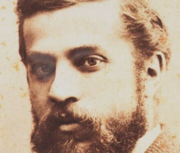 picture of antoni gaudi